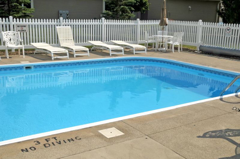 Swimming Pool Fence Service